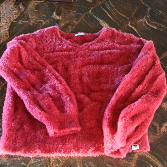 Girls red sweater - Picture 1 of 4